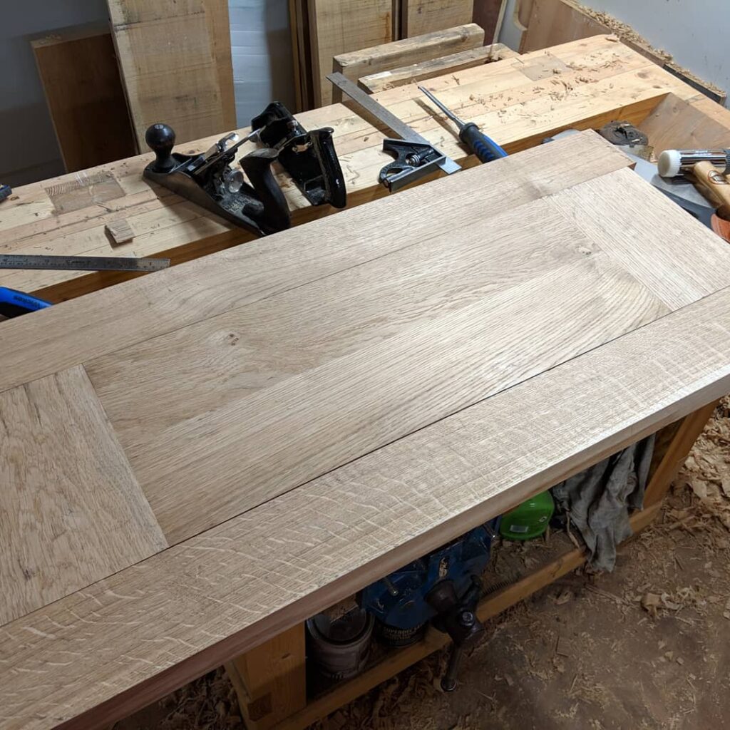 Assembling the central table top piece