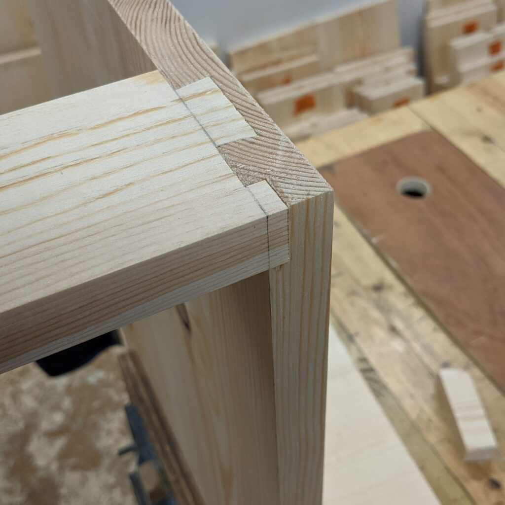 More dovetails on the carcase