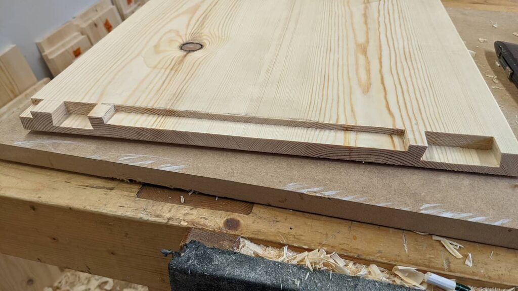 More half blind dovetails on the carcase